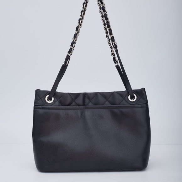 CHANEL VINTAGE CAVIAR BLACK LEATHER GRAND SHOPPING TOTE MEDIUM (2015) - Picture 2 of 10